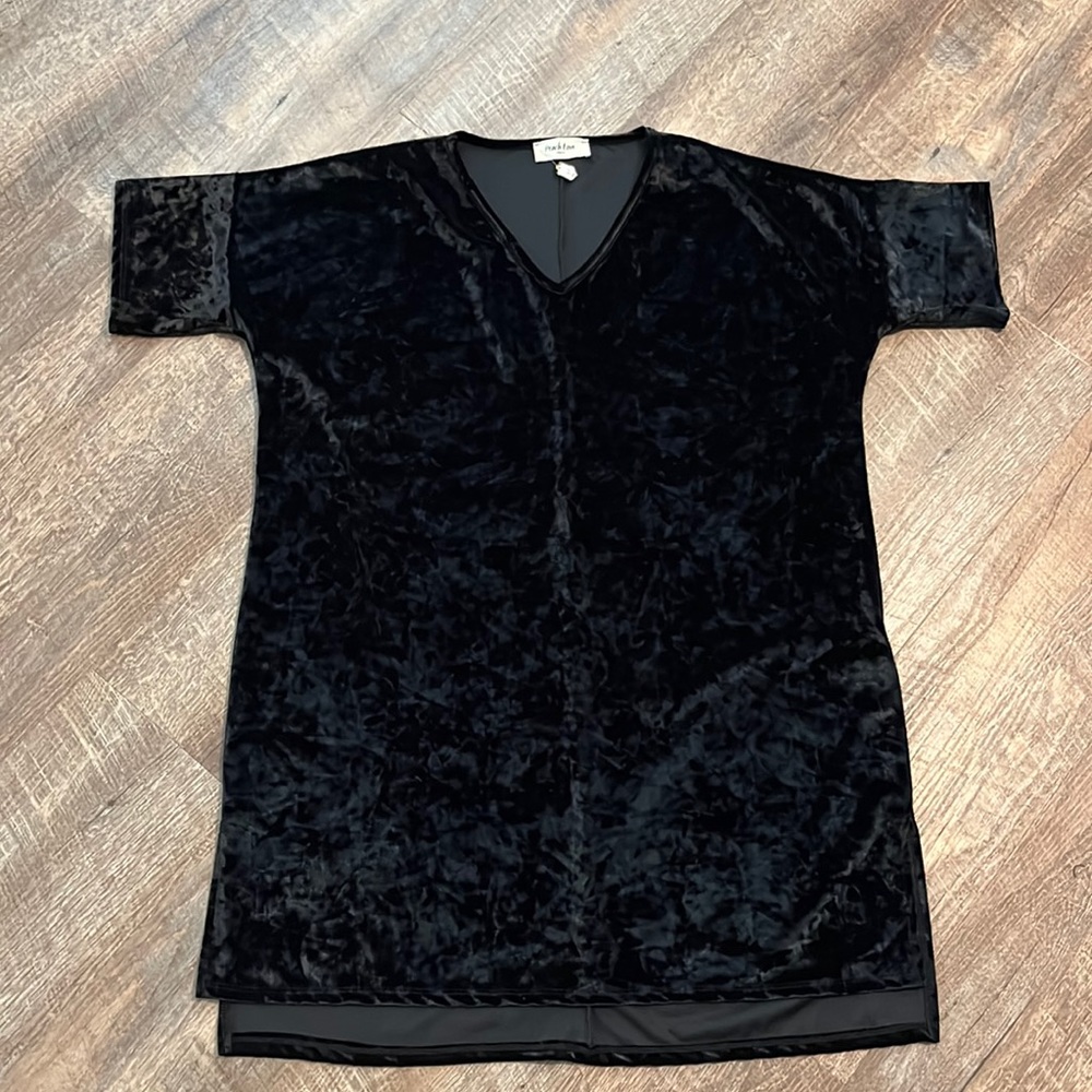 Velvet black party dress